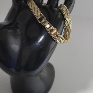 💛 Material: 14K Gold Plated 💛 Length: (e.g., 7 inches) 💛 Secure and comfortab